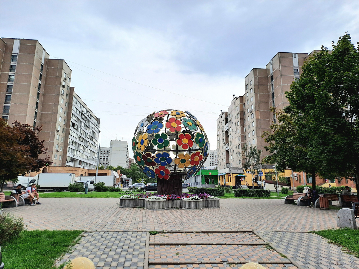 На Жулебинском бульваре .