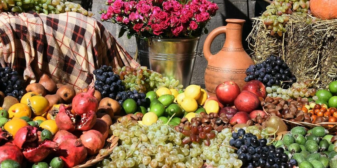 Красивый грузинский праздник Перисцвалеба: день, когда природа меняет цвет. Как отмечают его в Грузии?