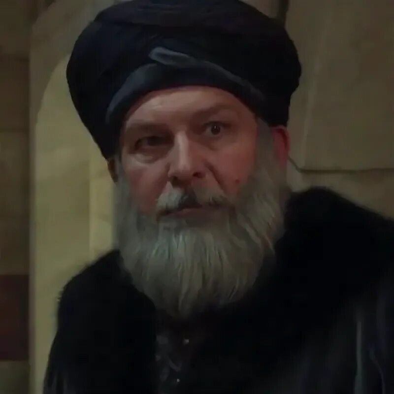 - Пока вы прохлаждались, наш дом ограбили и избили госпожу до полусмерти!