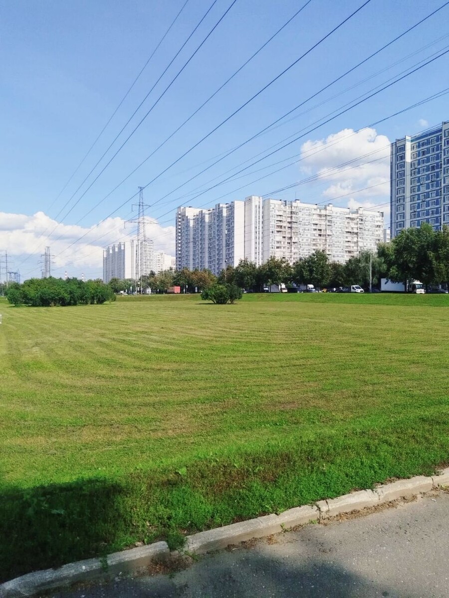 Очень понравилась ухоженная территория в районе.