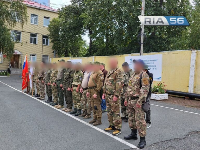    20 добровольцев отправились из Оренбурга в зону СВО Белов Михаил Александрович