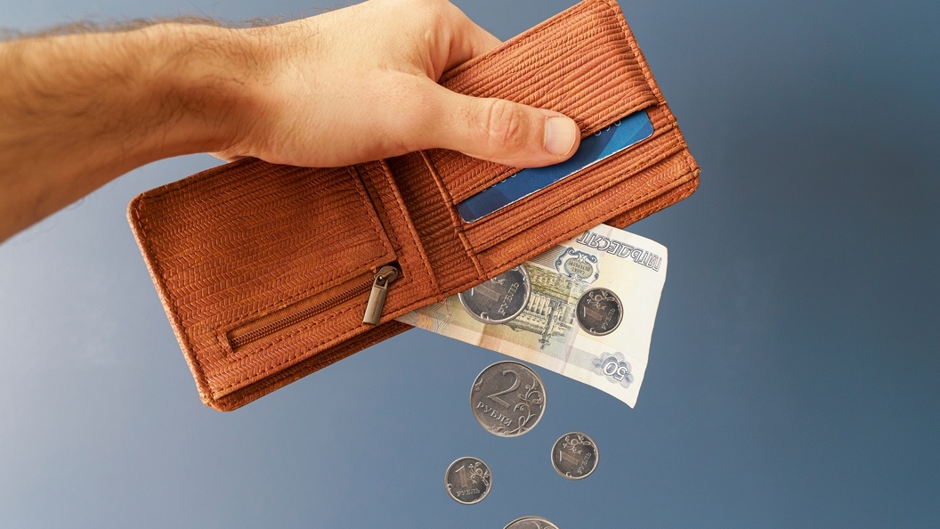 Вместо помощи фронту? 30 млн рублей потратили на флаг. Скандал дошел до бойцов - они высказались