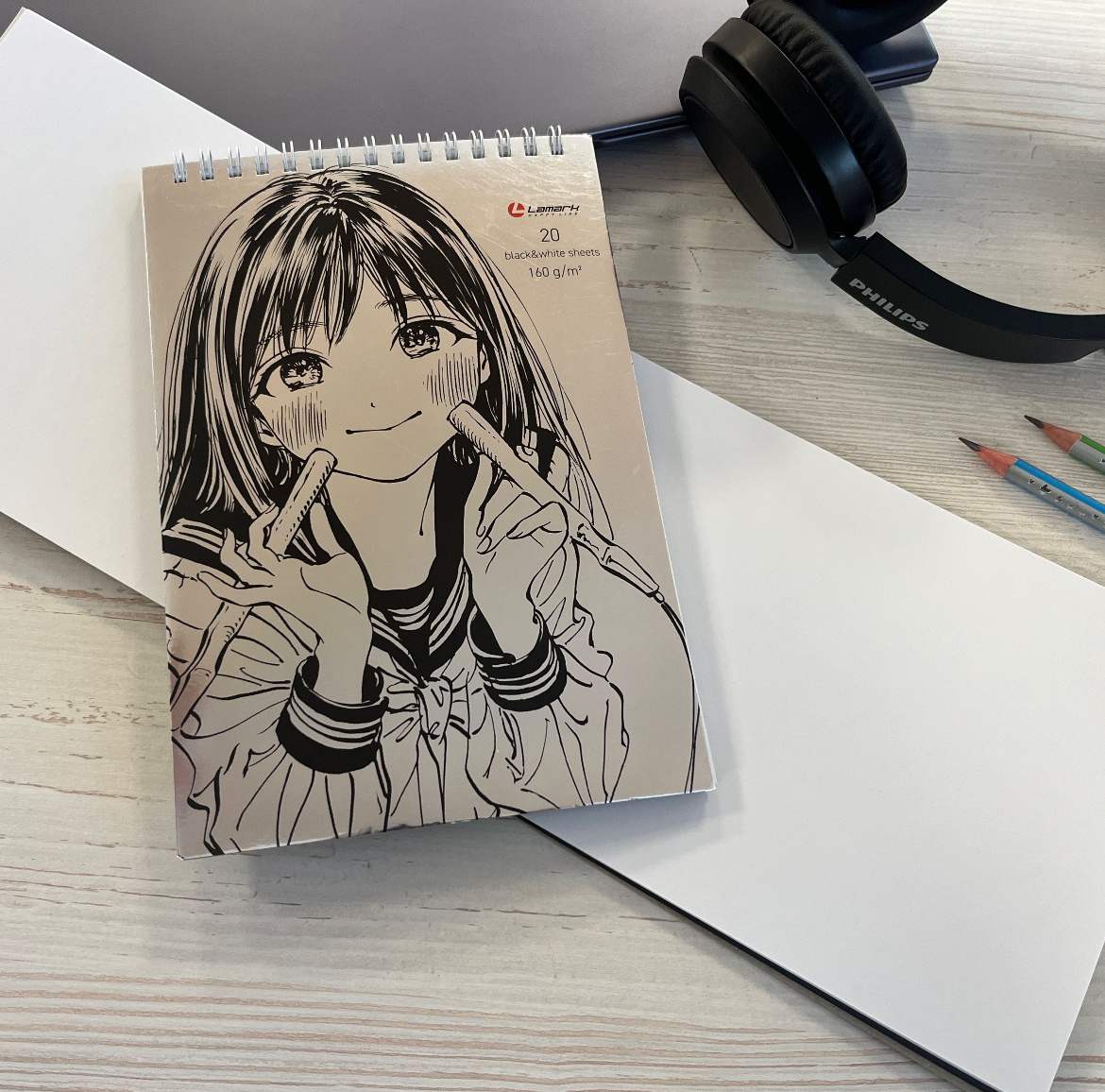 Скетчбуки Lamark с листами чёрного и белого цвета