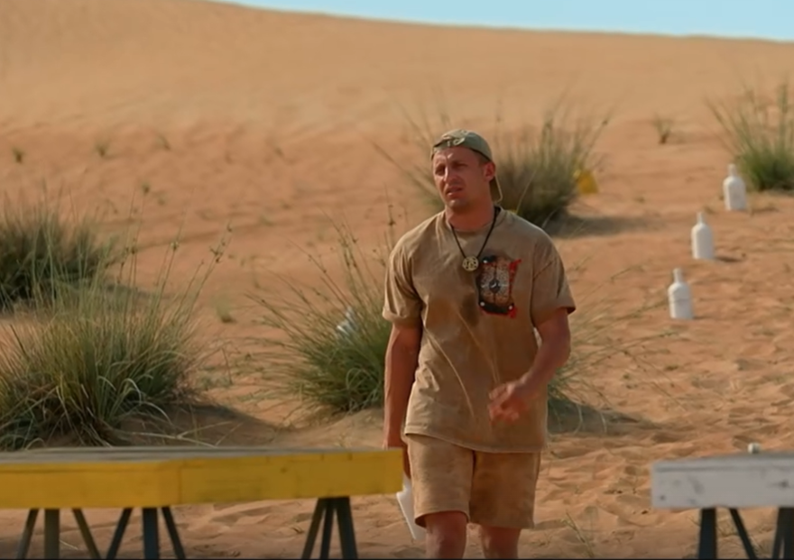 Стоун во время большого испытания ввел себя ужасно. Поняв, что первое место ему не светит, стал истерить. Он не собирался заканчивать свое задание - это сделала Надя, чтобы Стоун не оказался последним, кто справится с испытанием / фото: https://rutube.ru/video/2c7230d6ac4767e7cc0b7aeea0907143/