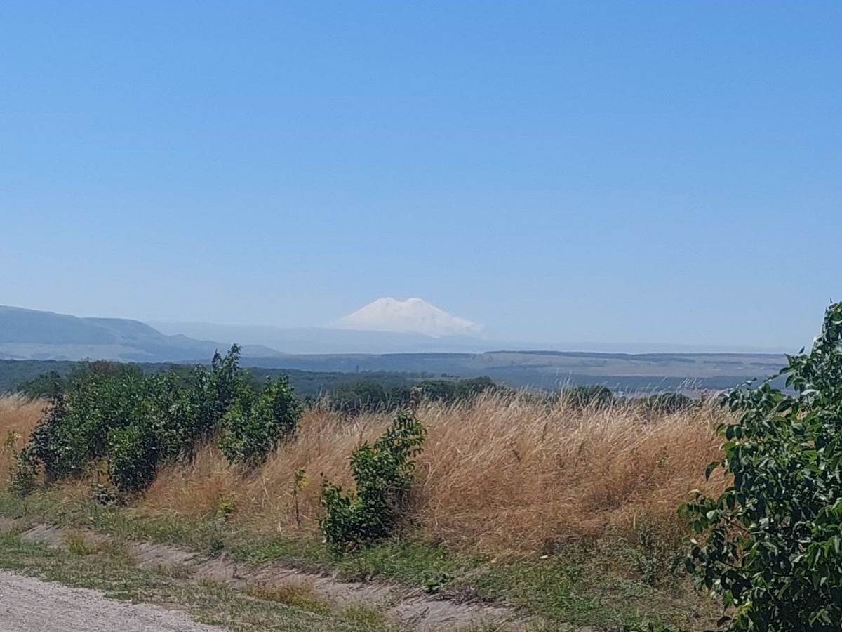 Эльбрус по дороге на Медовые водопады