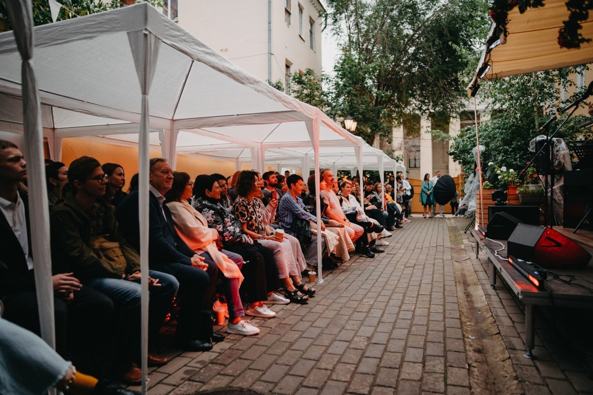    Под звуки саксофона и контрабаса: «Газпромнефть-Оренбург» поддержал джазовый фестиваль Белов Михаил Александрович