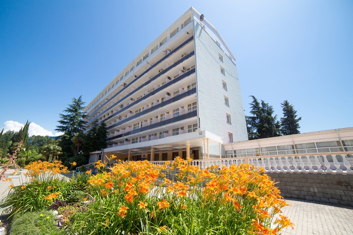 это санаторий, то самое место, куда люди очень хотят / multitour.ru