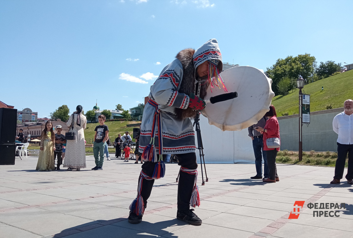Так они пытаются противостоять пожарам.  Фото: ФедералПресс / Елена Аталыкова
