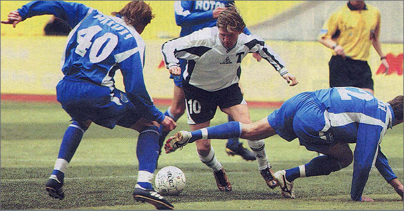 «Торпедо» - «Ротор» (Волгоград) - 1:0. Слева направо волгоградец Владимир Радкевич (№40), торпедовец Игорь Семшов (№10) и волгоградец Павел Могилевский (№22).