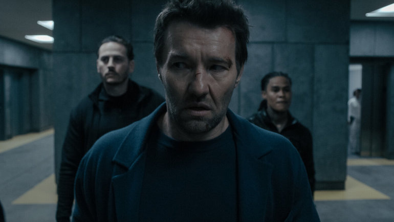    Кадр из сериала «Темная материя»