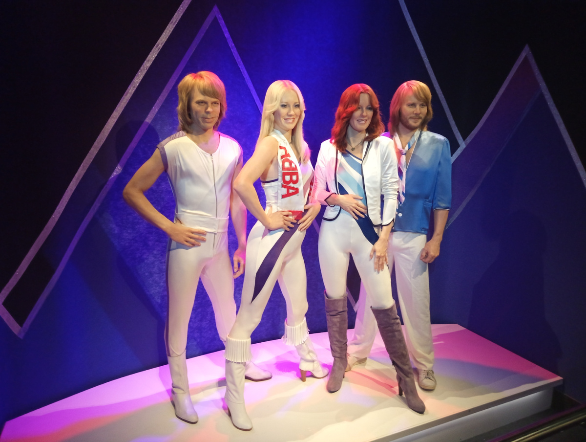Фото 2: Манекены ABBA в полный рост.