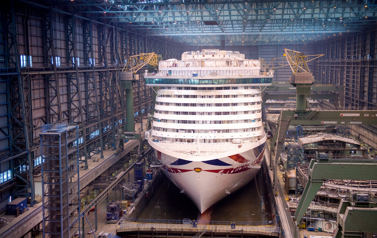 Фото с сайта Meyer Werft