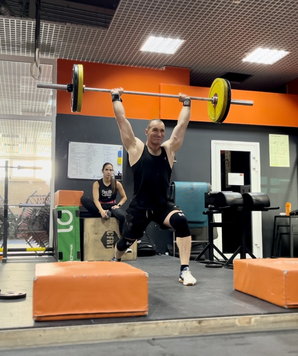 Толчок штанги 70 кг. 