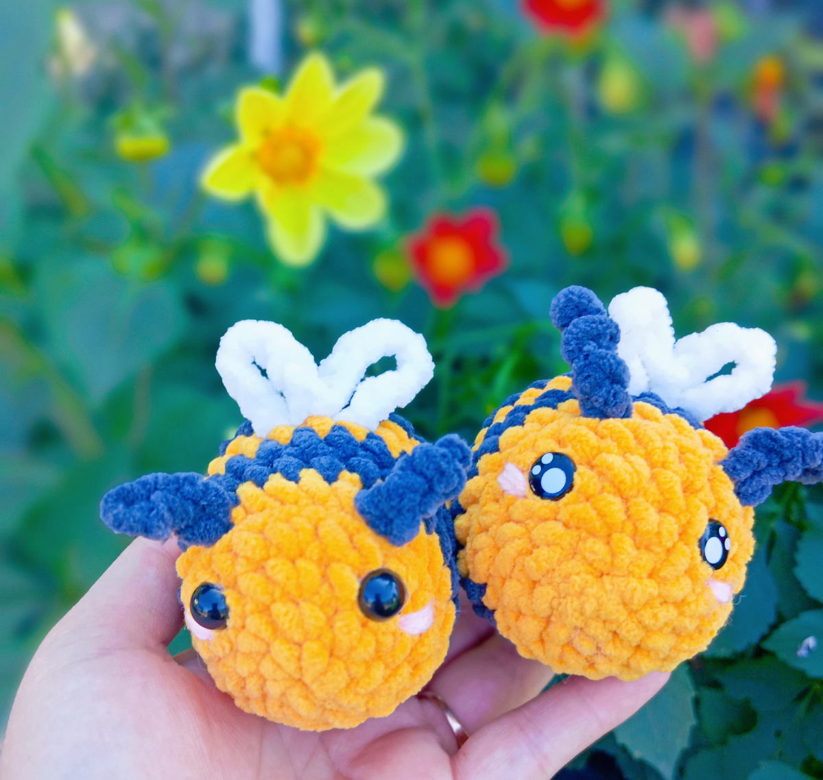 Пчёлок вяжу разных размеров, это большие