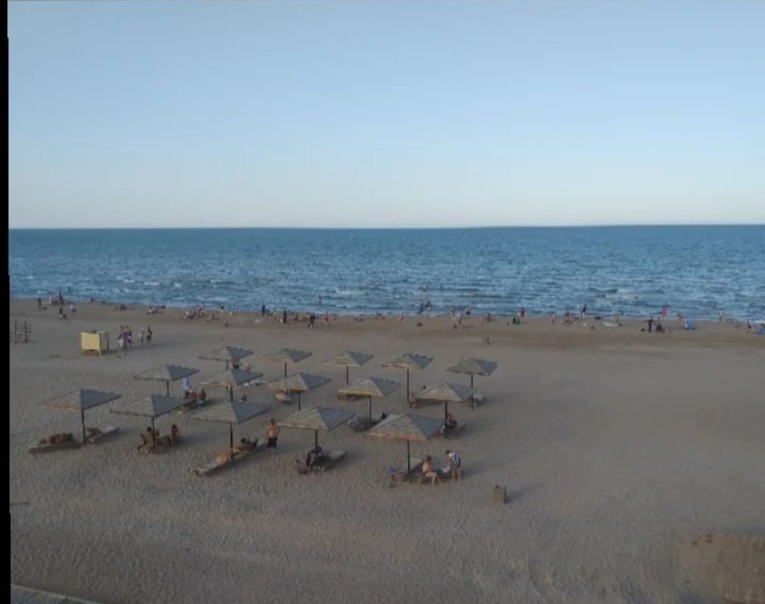 Пляж в Дербенте. Фото автора.