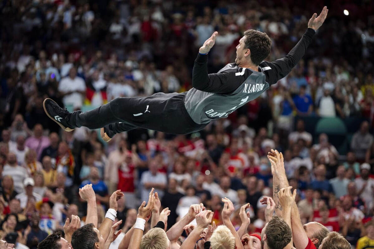    Лучший вратарь Олимпиады Никлас Ландин статистикой не блеснул