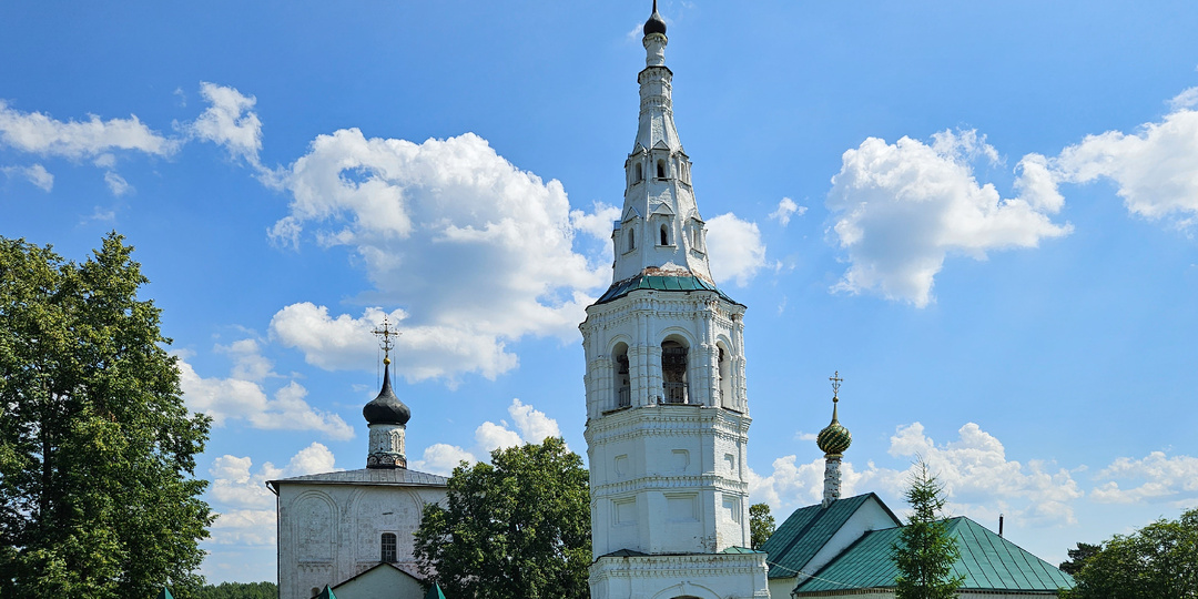 Одна из древнейших церквей России, расположенная в селе, про которое многие и не слышали. А зря!