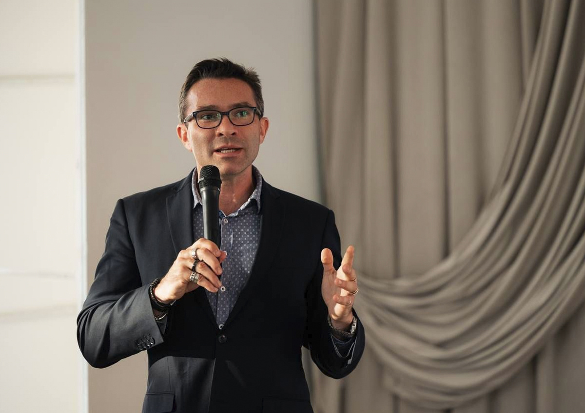    В Коптево появились бирюзовые станции для уборки за питомцами