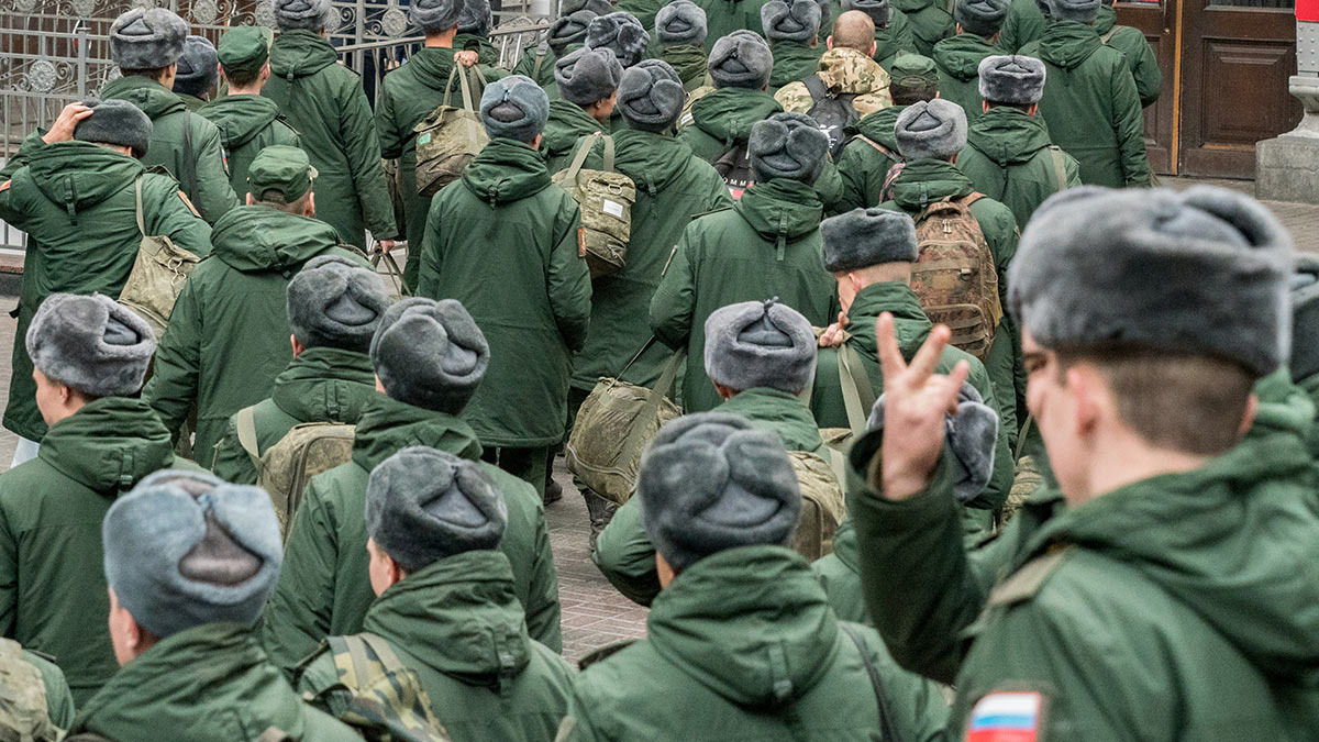 С песней, без песни? С песней, оно завсегда лучше! Бодрее так-то..