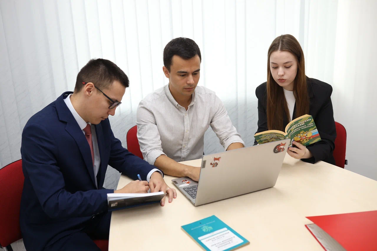 К вашим услугам — команда ответственных специалистов по праву с многолетним опытом. Поможем собрать документы и продумать предстоящее общение с военкоматом.