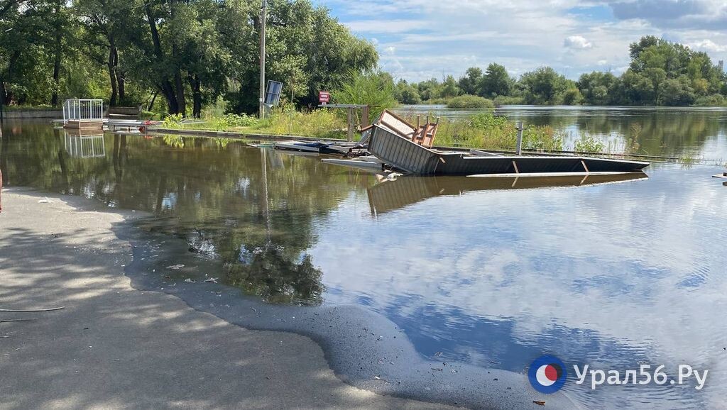    Урал в Оренбурге вырос еще на 4 см. Уровень реки в Орске — без изменений