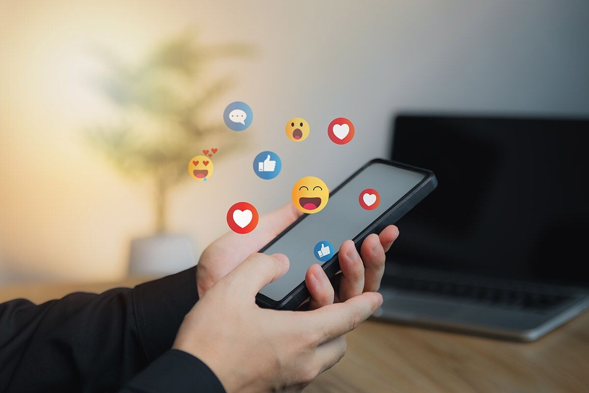 Работая над Facebook, Цукерберг хотел создать платформу для общения. Источник: Shutterstock📷
