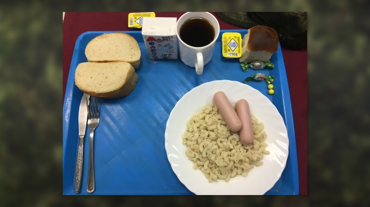 Иногда на завтрак нам давали ещё аскорбинки. Наверное поэтому я 5 лет не болел.