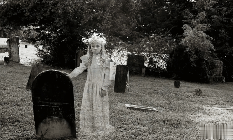 Нажмите на фото что-бы оно ожило, если вы с мобильного или с приложения.