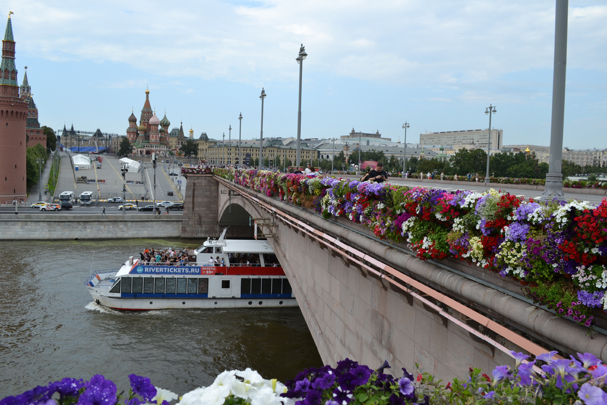 Москва. Большой Москворецкий мост. Вид на Красную Площадь. 17.08.2024 г. Фото автора