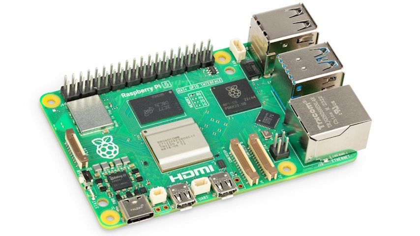 Raspberry Pi 5 (С) Raspberry