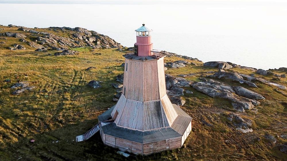 Маяк на мысе Святой Нос Мурманской области/ © rg.ru
