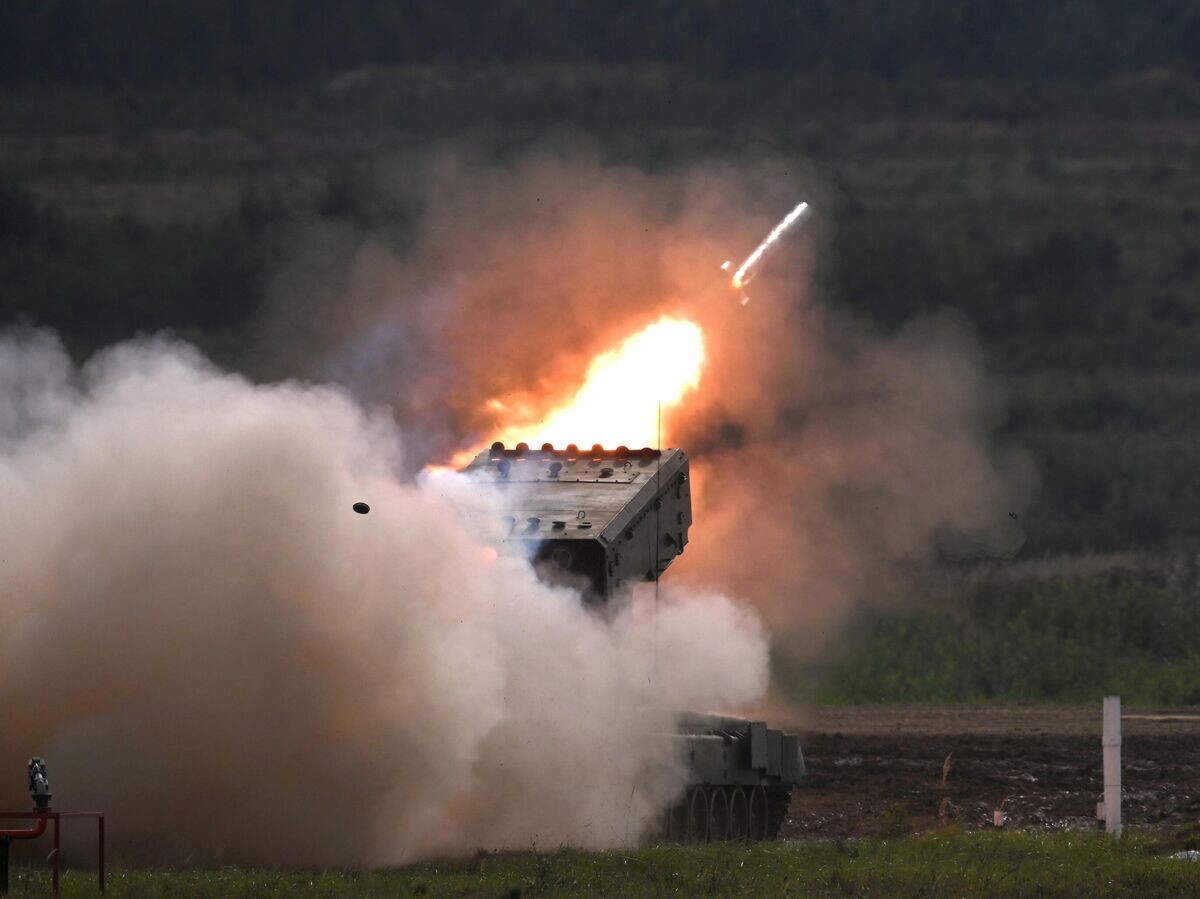    Тяжелая огнеметная система ТОС-1А "Солнцепек" © РИА Новости / Максим Блинов