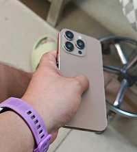 Новый цвет iPhone 16 Pro показали на живых фото  📷
