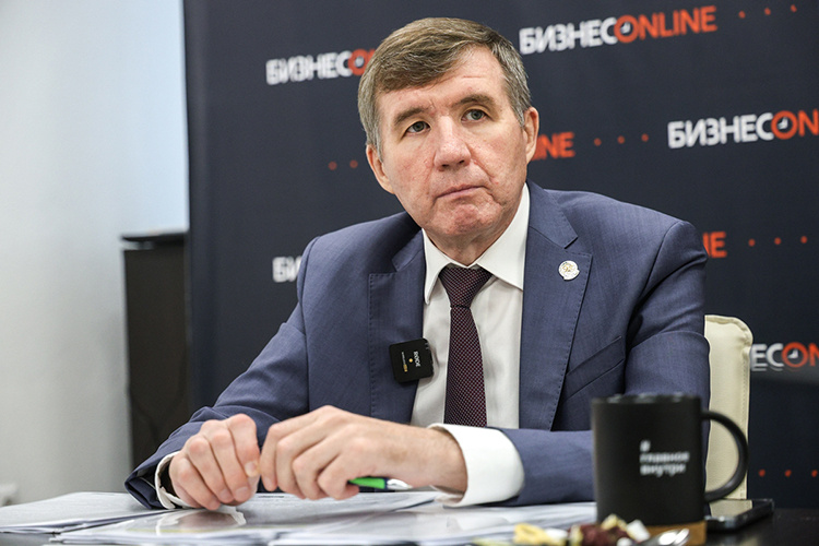    Мидхат Шагиахметов: «На территориях опережающего развития льготные страховые взносы в размере 7,6 процента действовали только в первые три года, и мы видели, что первые три года темпы роста у них были очень хороши».   
Фото: Андрей Титов