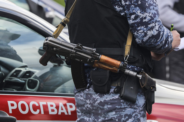    В Казани арестовали инспектора отдела контроля за частной охранной деятельностью Росгвардии по Татарстану Рамиля Шафикова.   
Фото: «БИЗНЕС Online»