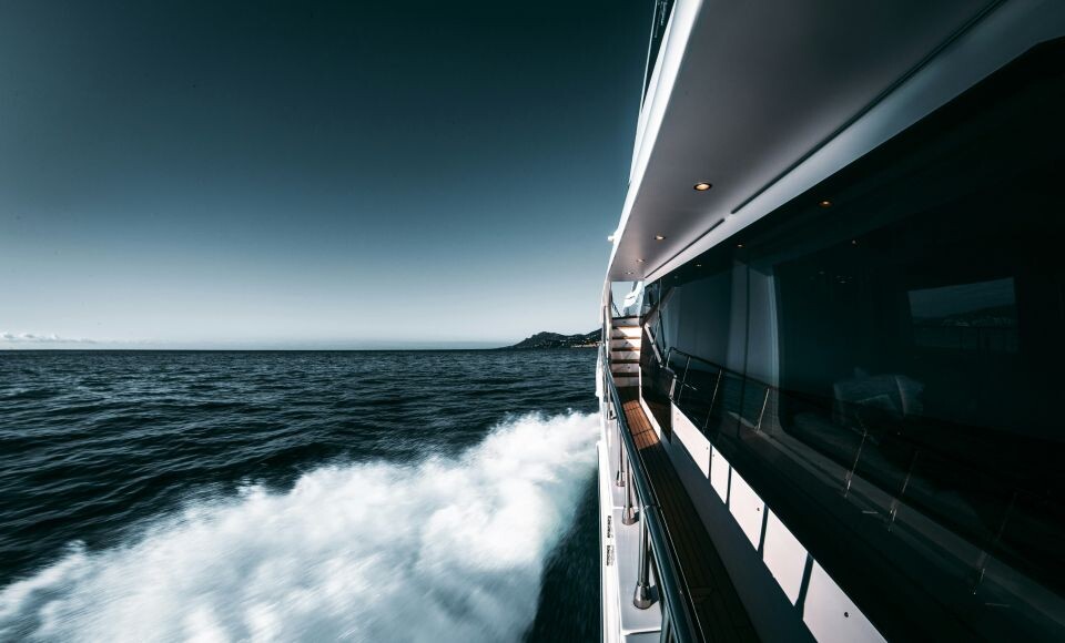    Яхта. Море. Источник: unsplash.com
