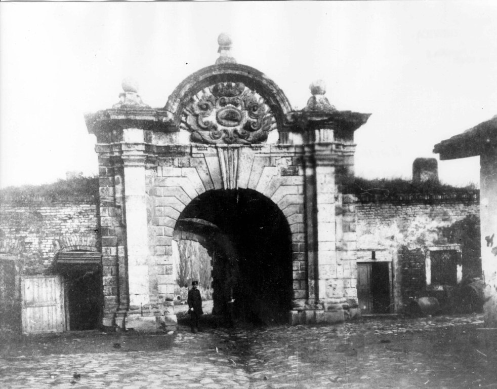 Источник: https://buki81.wordpress.com/2011/11/12/stari-beograd-specijal-treci-deo/