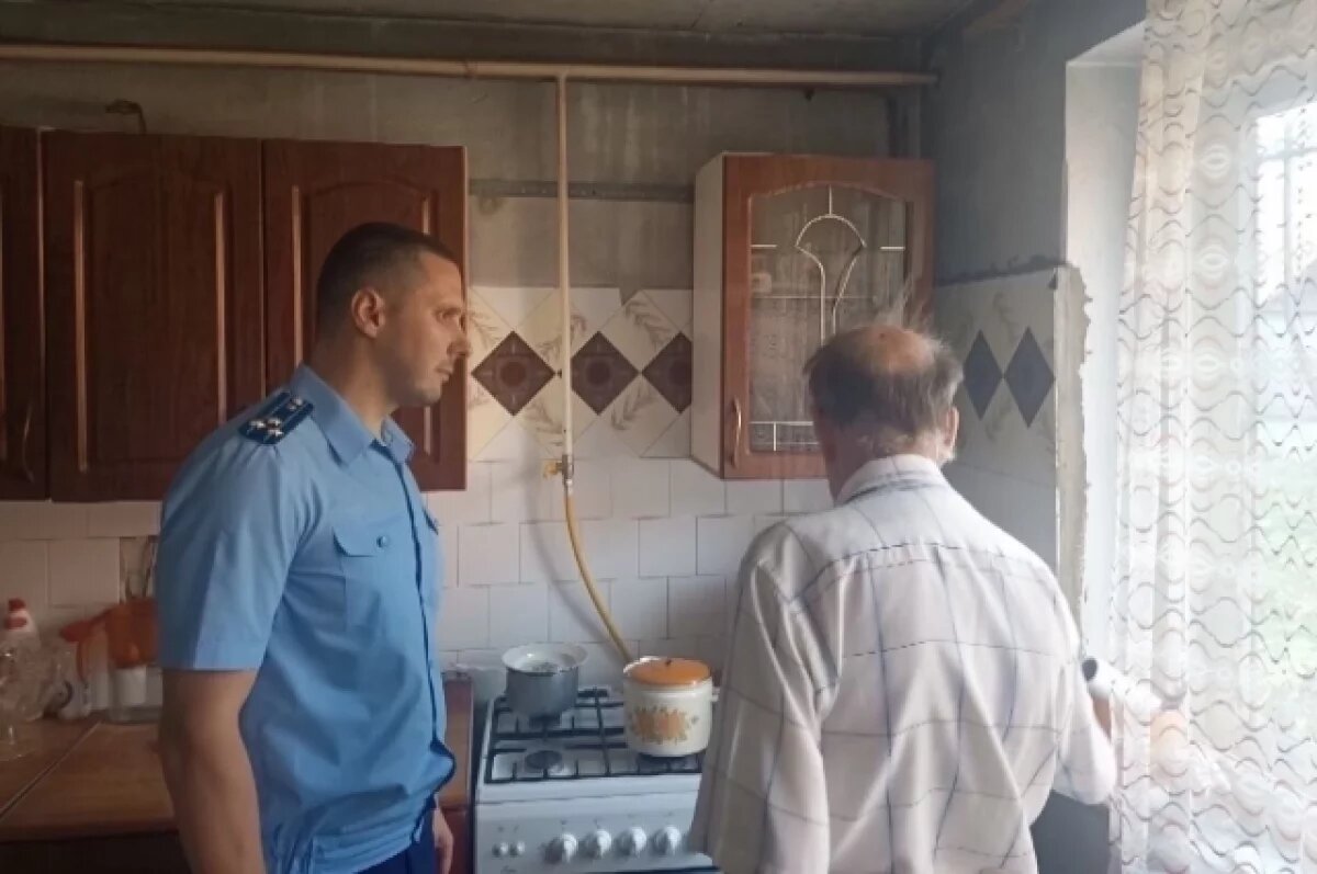    В Волгограде пенсионер потерял всю технику из-за перепада напряжения в сети