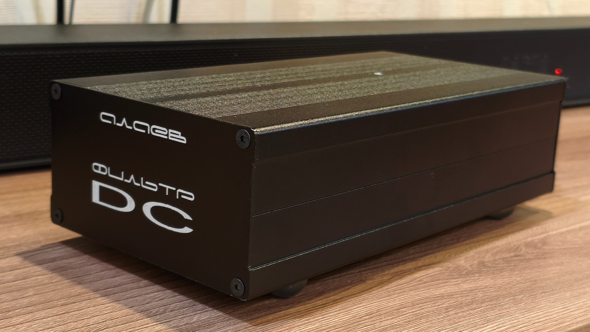 Вид со стороны передней панели