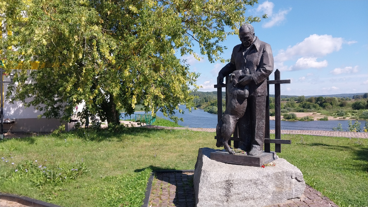 Таруса, памятник Паустовскому