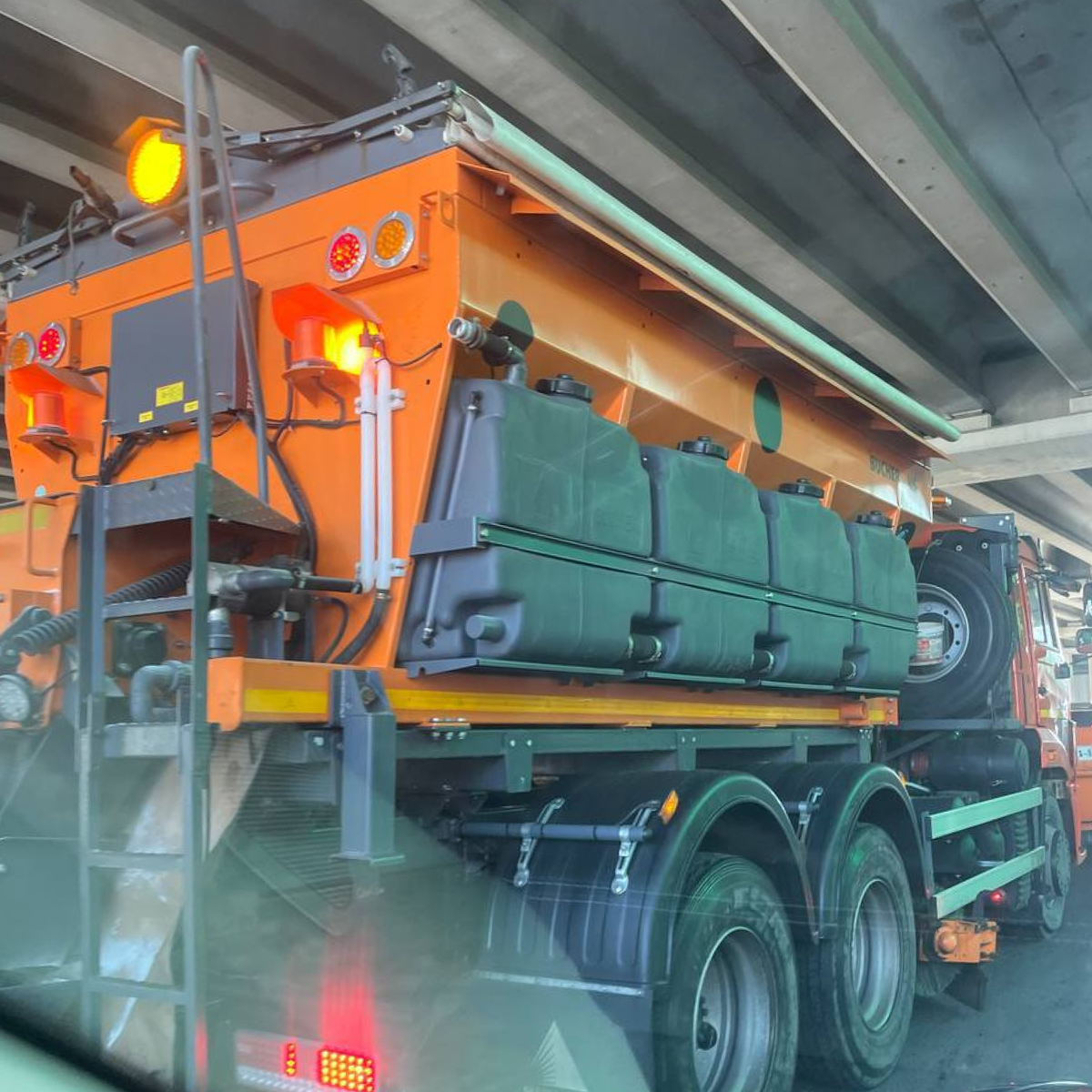 Теперь обратите внимание, когда увидите эту машину в жизни