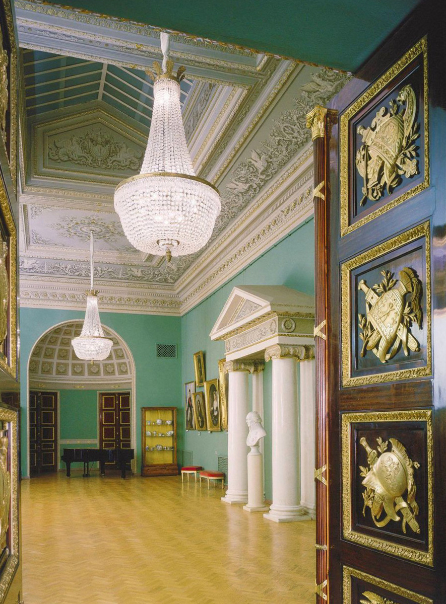 Николаевский зал Юсуповского дворца. С просторов интернета. Цветокоррекция автора статьи. 