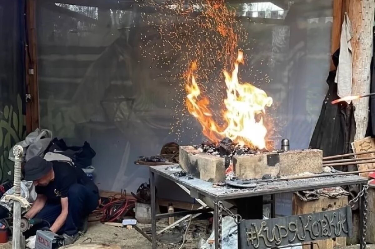    В Томской области на «Празднике топора» начала работать площадка кузнецов