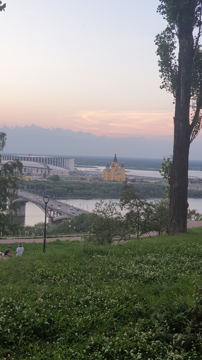 Вид на Собор Александра Невского.