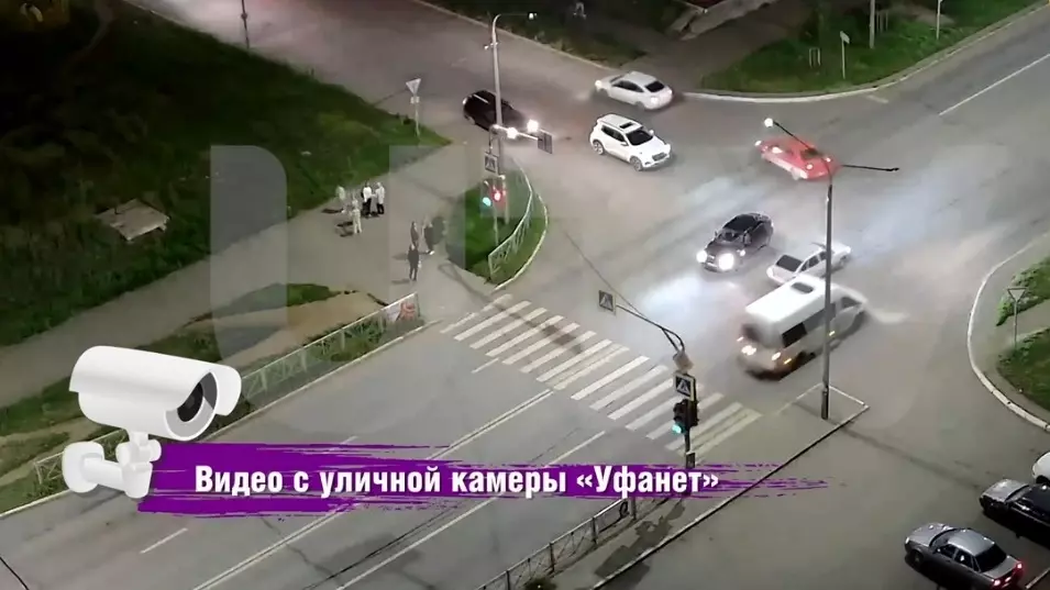 Люди в панике: в Оренбурге водитель не справился с управлением и столкнулся с ограждением