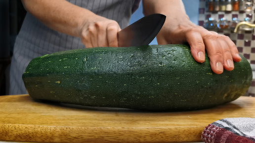 У меня даже старые кабачки идут в ход. Родные в восторге от этой вкусноты, шикарная выпечка к чаю