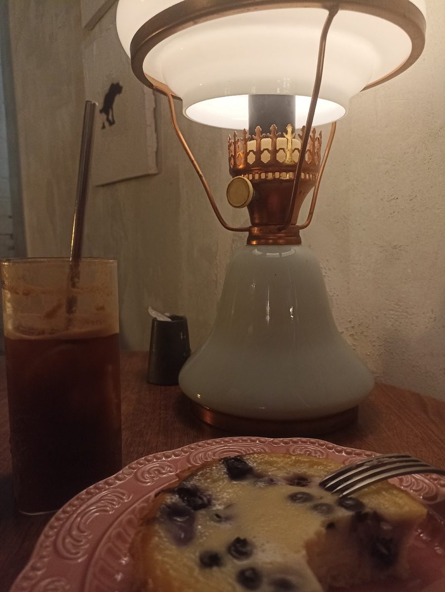 Эспрессо-тоник лайм, тарт с черникой