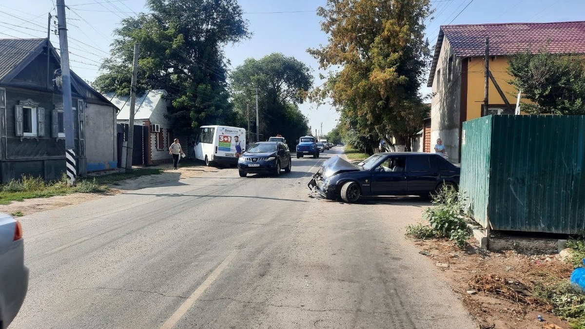    5 человек пострадали в ДТП маршрутки и «Вольво» в ЭнгельсеНовости Саратова и области – Сетевое издание «Репортер64»
