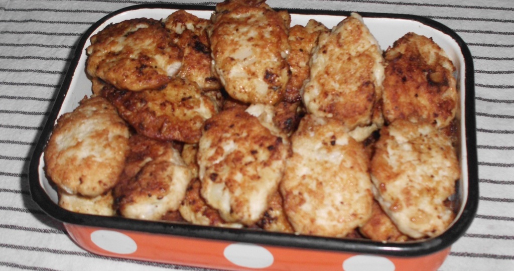 Котлеты из куриного фарша с луком и манкой