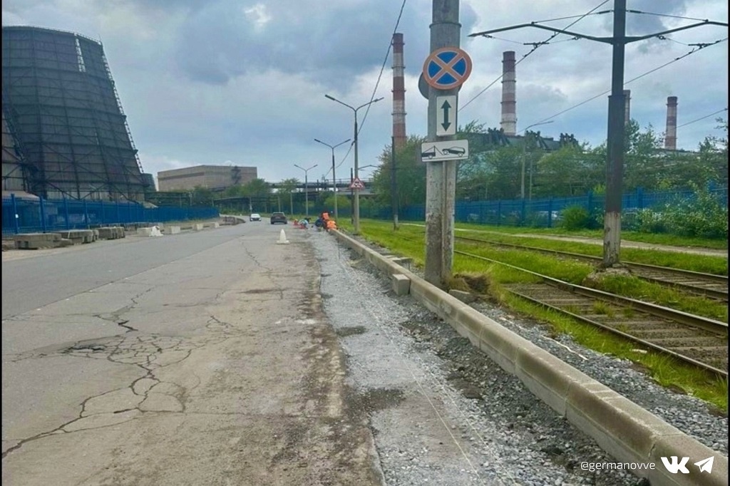    В начале осени заасфальтируют первый отрезок улицы от Устюженской до "Доменной", его протяженность - километр.